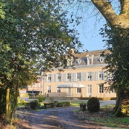 La Villa Des Arts Savigne-l'Eveque Exterior photo